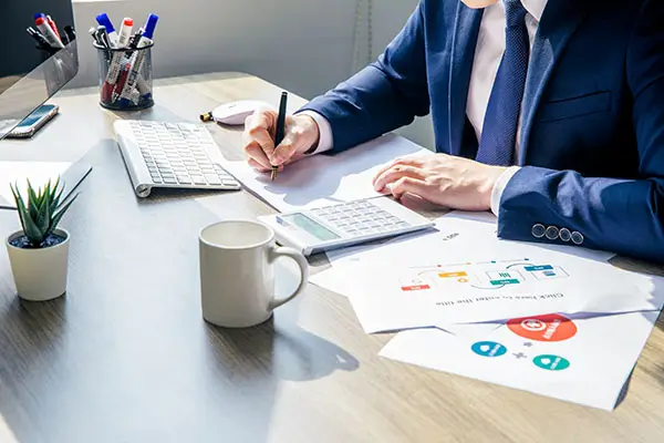 美国为什么不设法律本科