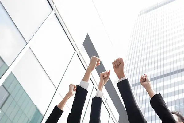 法律具体什么性质